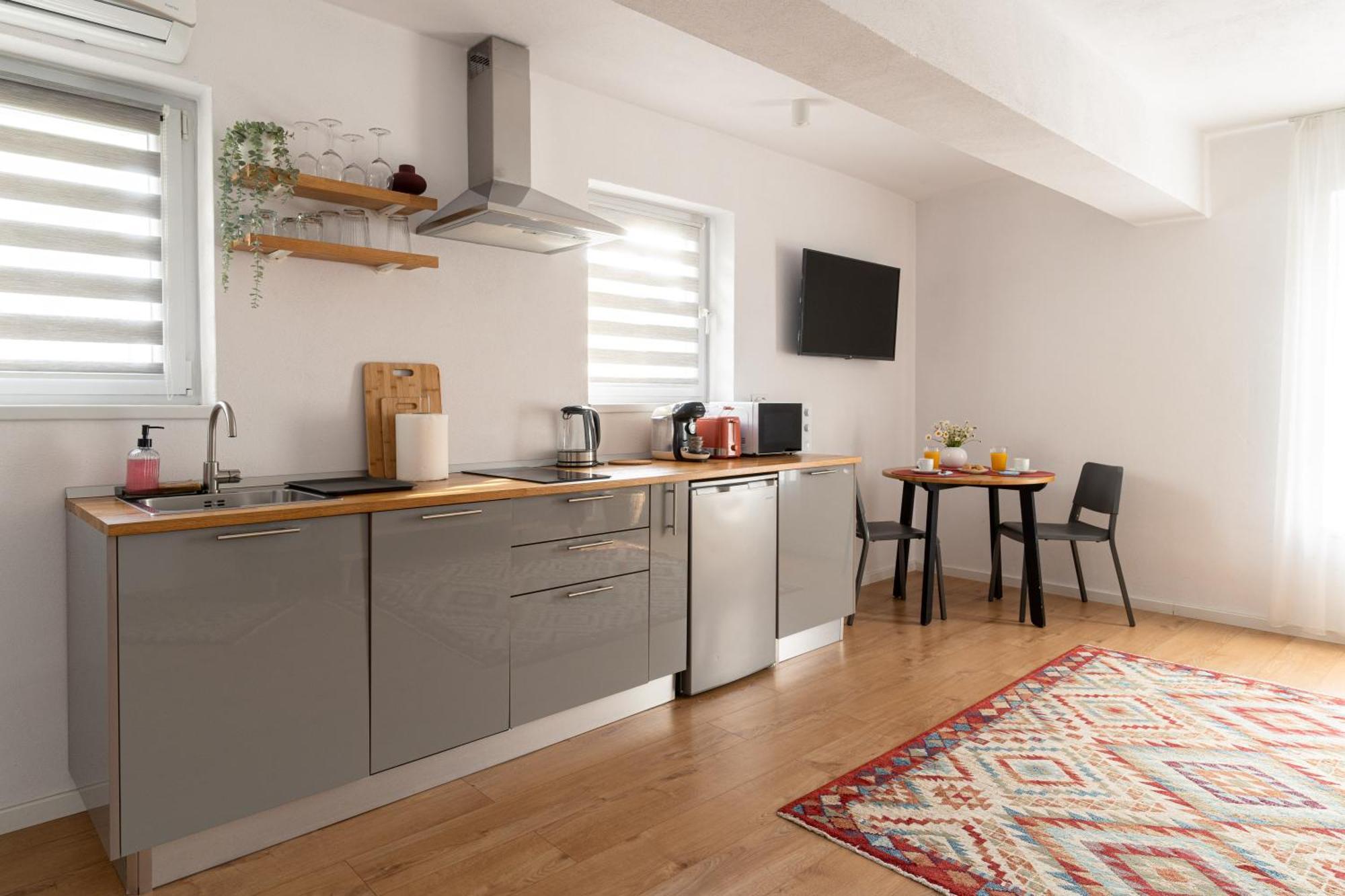 Făgăraş Urban Six Apartments מראה חיצוני תמונה