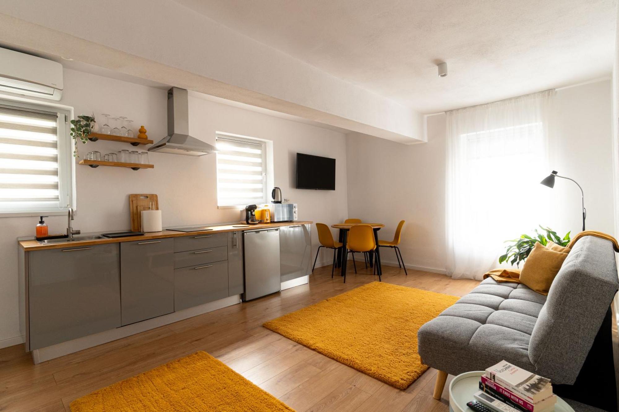 Făgăraş Urban Six Apartments מראה חיצוני תמונה
